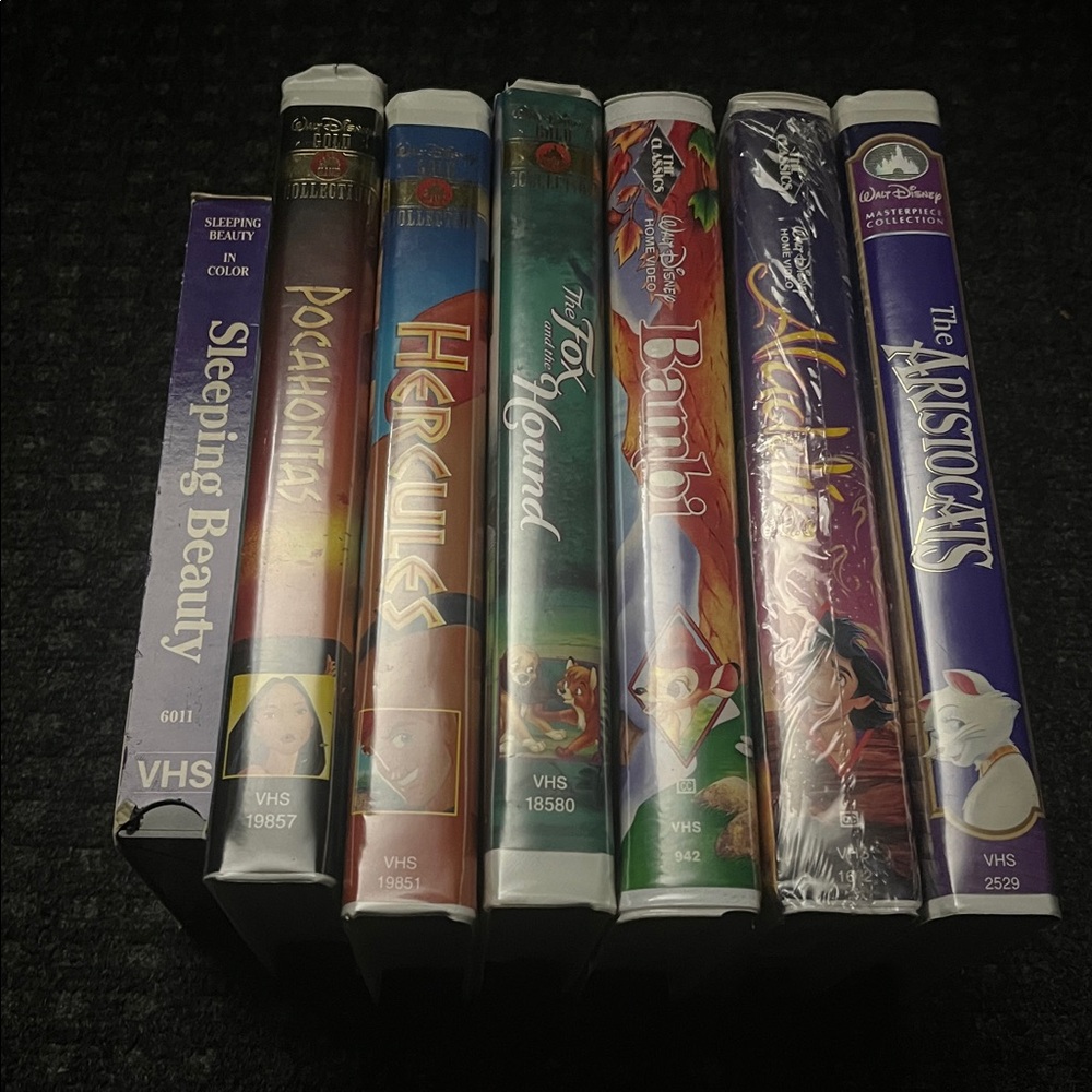 Walt Disney Gold Collection , 7 VHS : The Fox and the Hound VHS & Other Lot . - Picture 4 of 11